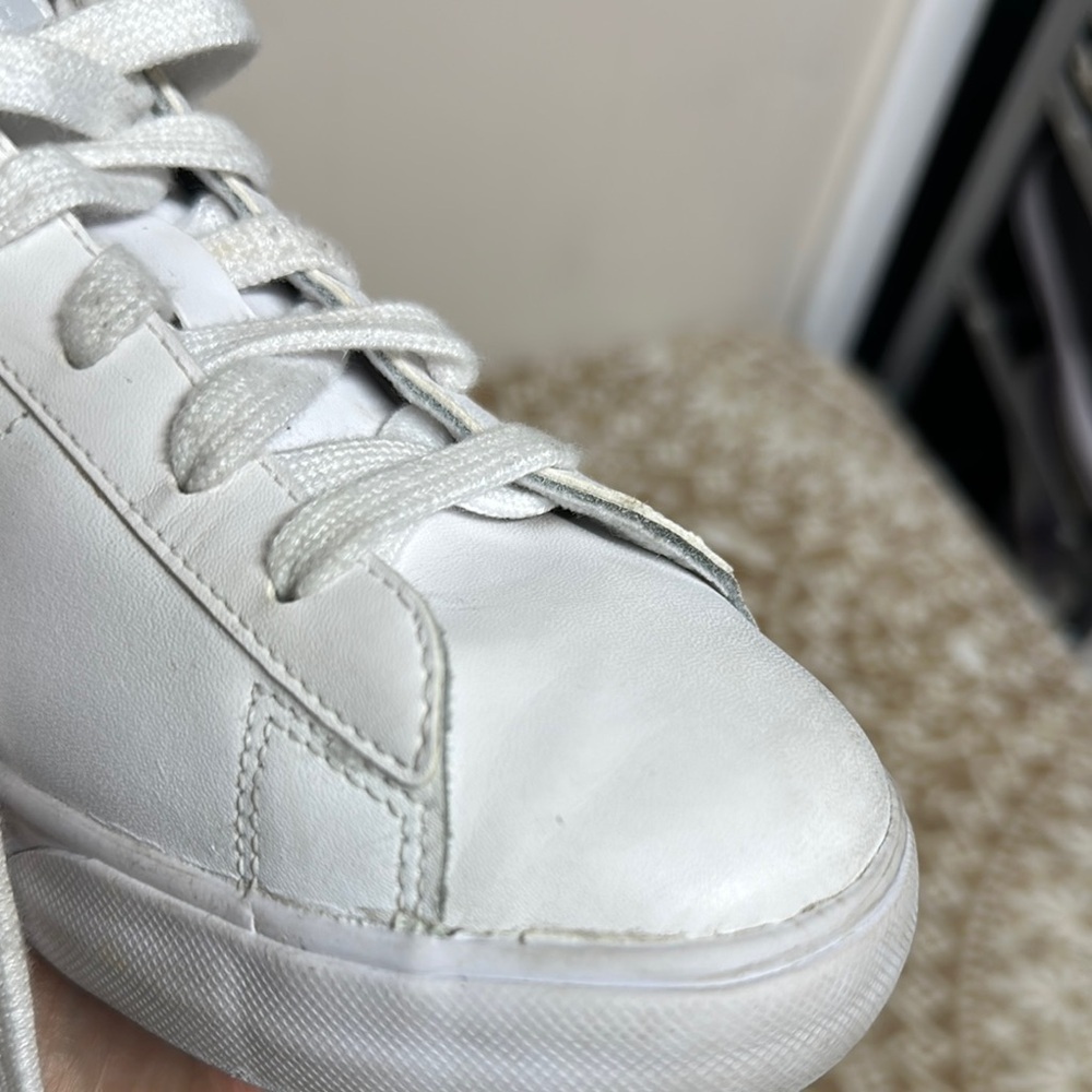Nike White Athletic Shoes Classic Design - Picture 5 of 15
